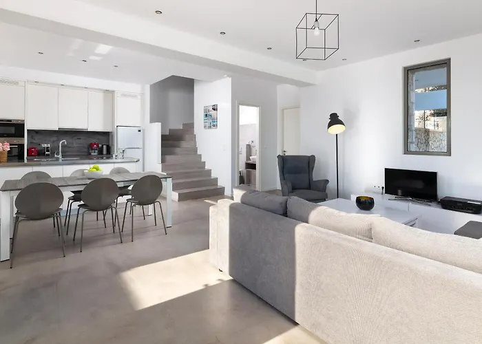 Luxury Hera With Private Pool Afando